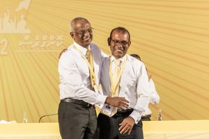 ޑިމޮކްރެޓްސްގެ ނިންމުމުގެ ކުރިން ދެ ރައީސުން މަޝްވަރާކުރައްވައިފި