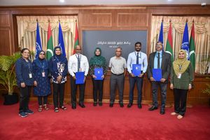 ޔުނިވާސިޓީން ހަތަރު ދިރާސާއަކަށް އަށް ލައްކަ ރުފިޔާ އެވޯޑްކޮށްފި