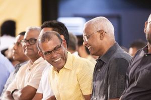 ރައީސް "ޣައިބުގައި" ކެމްޕޭނެއް ކުރައްވާތީ ނަޝީދު ފާޑުވިދާޅުވެއްޖެ