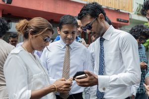 ޕާޓީއާ ގުޅުނުކަން ޑިމޮކްރެޓްސްގެ 11 މެމްބަރަކު ނާންގާ 