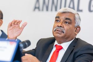 ސްވިމިންގެ ރައީސް ކަމަށް ހަތަރު ވަނަ ދައުރަކަށް ސައްތާރު