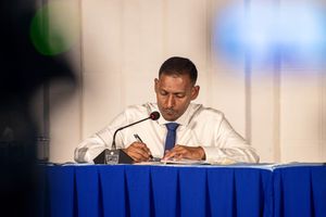 ބައެއް މީހުން އިއުތިރާފުގެ އެއްބަސްވުން ހަދަން ބޭނުން!