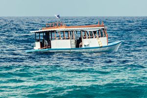 Italian tourist found dead, four missing after diving trip
