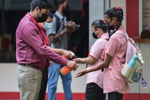 ވެކްސިން ޖެހޭ ކުދިންނަށް ފުރަތަމަ ޑޯޒު މި މަހު ނިންމަނީ 