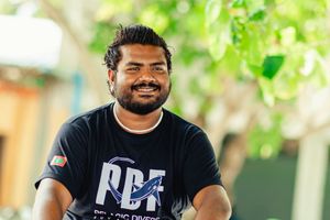 ބައްޕަގެ ނަން ދިރުވަން ޕެންޑާ ނުފީނާކަށް ކަނޑެއް ނެތް 