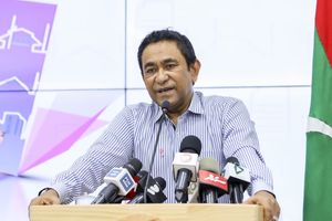 ޝަރުއީ ނިޒާމު އޮތީ މަރުގެ އަދަބަަށް ހުރަސް އެޅޭ ގޮތަށް: ޔާމީން
