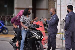 މާސްކު ނާޅައިގެން ދެ މަސް ތެރޭ 3000 މީހުން ޖޫރިމަނާކުރި