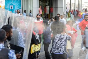 އިދިކޮޅު މުޒާހަރާއިން ހައްޔަރުކުރި އެކަކު ބަންދަށް، އެހެން މީހުން ދޫކޮށްލައިފި