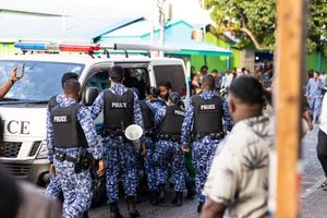 ފާޑުކިޔުން އަމާޒުވި ފުލުހުންގެ ގާނޫނުގެ އިސްލާހު ބަލައިގެންފި