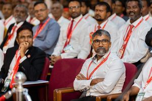 ގާސިމްގެ ރިޔާސީ ކެމްޕޭނުގެ މެނޭޖަރުން ކަނޑައަޅައިފި; އުތުރަށް އަމީން, ދެކުނަށް އިލްހާމް