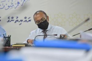 ކަަޑަޖަހާފައި، ގޯތި ދޭން ގޮވީ އިއްޔެ، މިއަދު އެ ވިއްކަނީ ބިން
