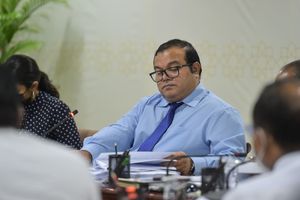 ރައީސްގެ ނުފޫޒު ނެތް ކަން އެނގޭނީ އަންނަ މެންބަރުންނަށް: އަސްލަމް