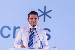ޑިމޮކްރެޓްސްގެ ރިޔާސީ ޕްރައިމަރީގައި އިލްޔާސް ލަބީބް ވާދަކުރައްވަނީ