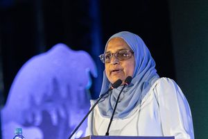 ރައީސްގެ އާއިލީ ވަކީލު އާޒިމާ ސުޕްރީމް ކޯޓަށް ވަޑައިގެންފި 