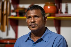 ފަންސާހަކަށް އަހަރުވީ ކަލެކްޝަނެއް، ތުޅާދޫގެ ތާރީހުން ބައެއް ޒުބައިރުގެ ގޭގެ ކޮޓަރިއެއްގައި!