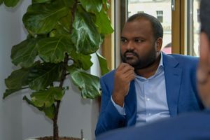 އަލީ ވަހީދު ސާޖަރީއެއް ކުރާކަށް އަދި ފަރުވާއަށް ބޭރުގައި ހުންނާކަށް ވެސް ނުޖެހޭ
