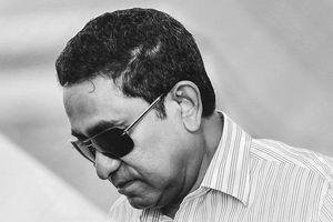 17 މިލިއަން ބެހެއްޓީ ދޫވެހީގައި، ޑޮލަރު ގަނެ ޔާމީން ބޭނުންވީ އެކައުންޓަށް އެކަށީގެންވާ އަދަދެއް ލާން