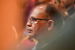 ހުލާސާކޮށް އިއްޔެ: 30 ޕަސެންޓުގެ އިސްލާހަށް އިދިކޮޅުގެ ފާޑުކިޔުން