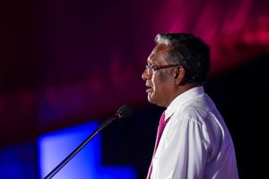 ވެރިކަމުގައި އަނިޔާއެއް ދެވުނުނަމަ މާފަށް އެދެން: ޑރ. ވަހީދު
