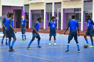 ގައުމީ ފުޓްސަލް ޓީމު ޕްރެކްޓިސް ކޮޅެއްގައި ނުޖެހި ދިގުލަނީ
