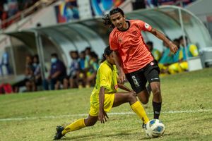 19 އަހަރުން ދަށުގެ ދެ ޗެމްޕިއަނުން އެއް ގްރޫޕަކަށް 