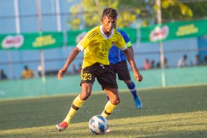 ޕޮލިސް ބަލިކޮށް ސޮކަ މޭޓްސް ފެށީ މޮޅަކުން 