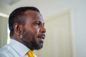 ވެރިކަމުގައި ތިބެ ނޭރި ރަށަކަށް ކެމްޕެއިނަށް އައުން ލަދުވެތި: ރާޝިދު
