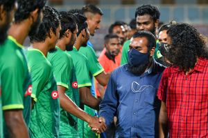 ވަކި މީޑިއާއަކާ ދެކޮޅަށް ކްލަބްތަކުން ނޫސްވެރިންގެ ބައްދަލުވުން ބޮއިކޮޓްކޮށްފި