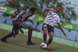 އީގަލްސް އާއި ސިފައިންނަށް ޕޮއިންޓެއް 