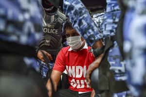 ސައީދާއި ޣައްސާން މިރޭ ފުލުހަށް ހާޒިރުކުރަނީ