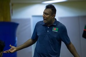 ރާއްޖެ އަތުން ބަލިވުމުން ބަންގްލަދޭޝް ޓީމަށް ގޯސްވީ ރެފްރީ 