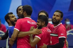 ފަހު މެޗުގައި ބަންގްލަދޭޝުން ސީދާ ތިން ސެޓުން ރާއްޖެ ބަލިކޮށްފި