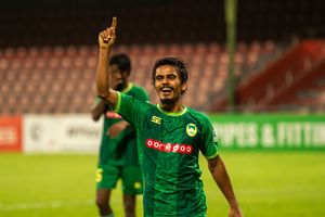 އީގަލްސް ބަލިކޮށް މާޒިޔާގެ ވަރުގަދަ ފެށުން ކުރިއަށް