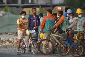 ގަވާއިދާ ހިލާފަށް އުޅޭ 50 ބިދޭސީން ފުލުހުން ހައްޔަރުކޮށްފި 
