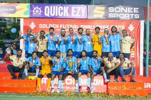 ޕެނަލްޓީ ޖަހައިގެން މުލަކު ބަލިކޮށް ދިއްގަރަށް ޗެމްޕިއަންކަން