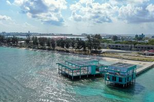 ޗެނަލް ޕާކުގައި އޯވާވޯޓާ ރެސްޓޯރަންޓެއް އަޅާނެ ބަޔަކު ހޯދަނީ