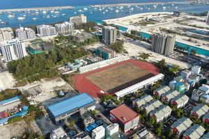 އިމާރާތަކުން ވެއްޓި ކުޑަ ކުއްޖަކު މަރުވެއްޖެ
