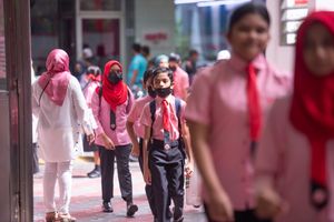 ރިޕޯޓު ދީ، ދަރިވަރުން ބޮޑު ޗުއްޓީއަށް