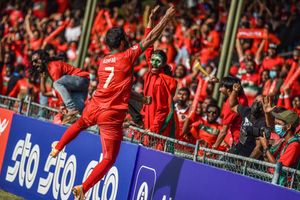 733 ދުވަސް ފަހުން ގައުމީ ޓީމަށް ހިތްވަރުދޭން: "ފޯރީގައި ދަނޑަށް"