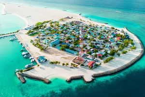 އެމްޑީޕީއަށް ތާއީދުކުރާތީ ފެނަކަ ދެ މުވައްޒަފުން ސަސްޕެންޑުކޮށްފި