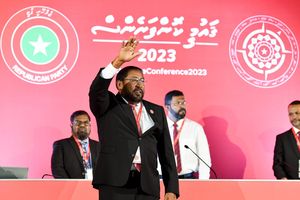 ޖޭޕީ ރިޔާސީ ރޭހަށް ނުކުތުމުގެ ރޫހު; "ފަހަތުގައި ތިބެން ދެން ބޭނުމެއް ނޫން"