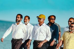 ރަނިންމޭޓު ހޮވުން ރައީސަށް އުނދަގޫ; "މިދަނީ މަޝްވަރާ ކުރަމުން"