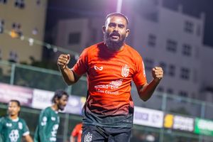 ގަމުން ތިމަރަފުށި ބަލިކުރިއިރު، އިސްދޫން ވެސް ފެށީ މޮޅަކުން 