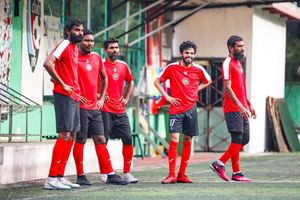 ފުޓްސަލް ޓީމުގެ ޕްރެކްޓިސް ކުރިއަށް، އެދެނީ ޓްރެއިނިން ކޭމްޕަކަށް