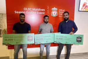 އަގުހުރި އިނާމްތަކަކާ އެކު ލިވަޕޫލް ސަޕޯޓަރުންގެ ގްރޫޕުން ސީޒަން ނިންމާލީ ހާއްސަ އިވެންޓަކުން