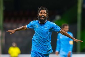 ގޯލްޑް ކަޕް: ލައިޓް މައްސަލަ ޖެހުނު މެޗުން އަލިފުށްޓަށް މޮޅެއް