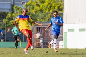 ޕޮލިސް ހަތް ގޯލުން ބަލިކޮށް ސޮކަ މޭޓްސް އަށް ގްރޫޕްގެ އެއް ވަނަ 