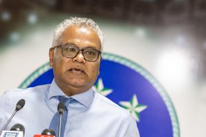 ތިނަދޫ މައްސަލާގައި ކަމެއް ނުކުރާކަމަށް ބުނުމުން ނިޔާޒުގެ ރައްދު