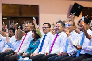 ދެ ޕާޓީގެ މަޝްވަރާތައް ކުރިއަށް ގެންދަން ޑިމޮކްރެޓްސް ބޭނުންވޭ 