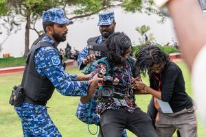 IFJ condemns manhandling of journalists